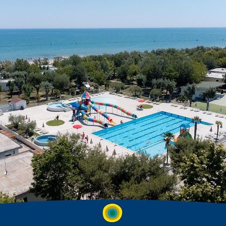 מלון ג'וליאנובה Club Del Sole Stork Family Collection מראה חיצוני תמונה