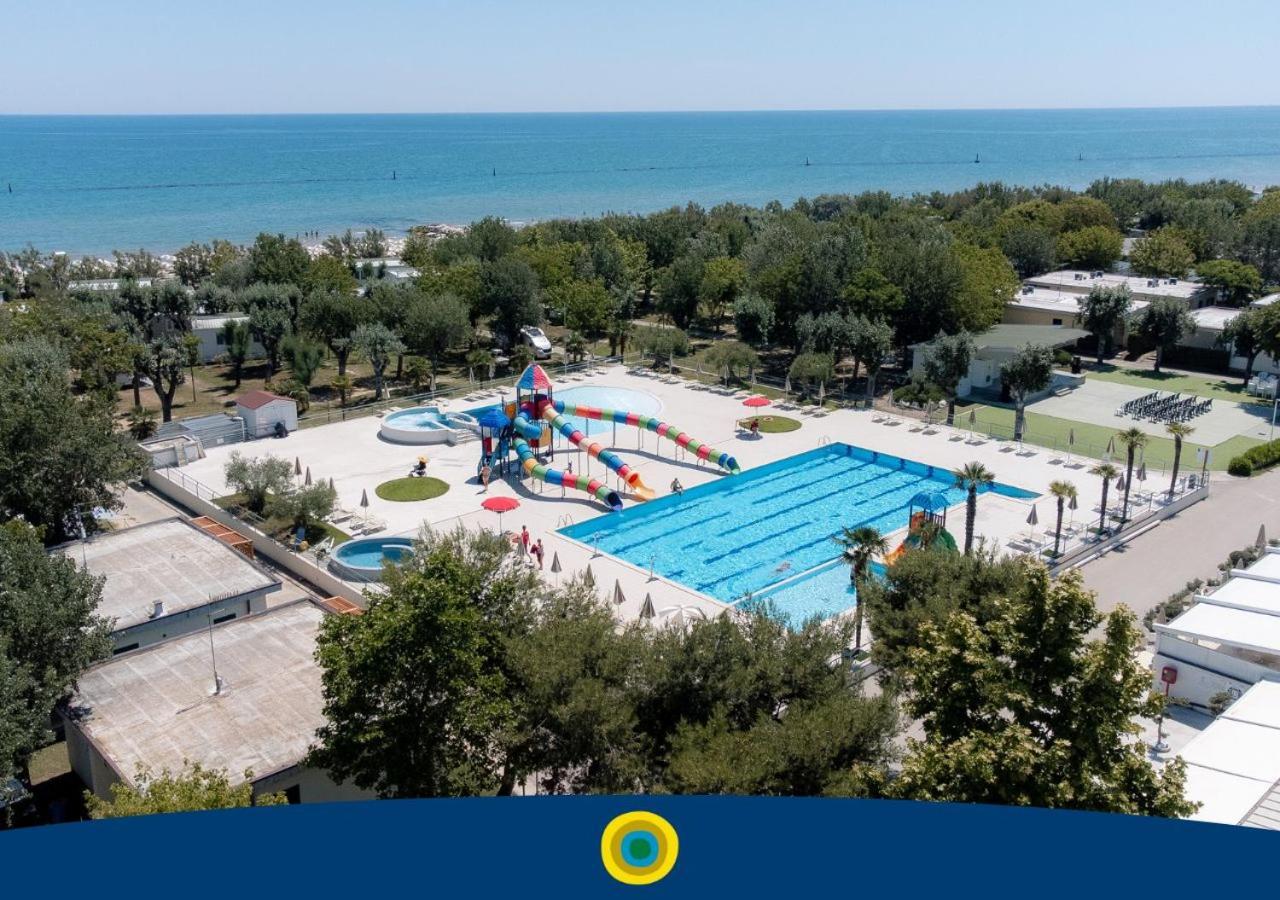 מלון ג'וליאנובה Club Del Sole Stork Family Collection מראה חיצוני תמונה