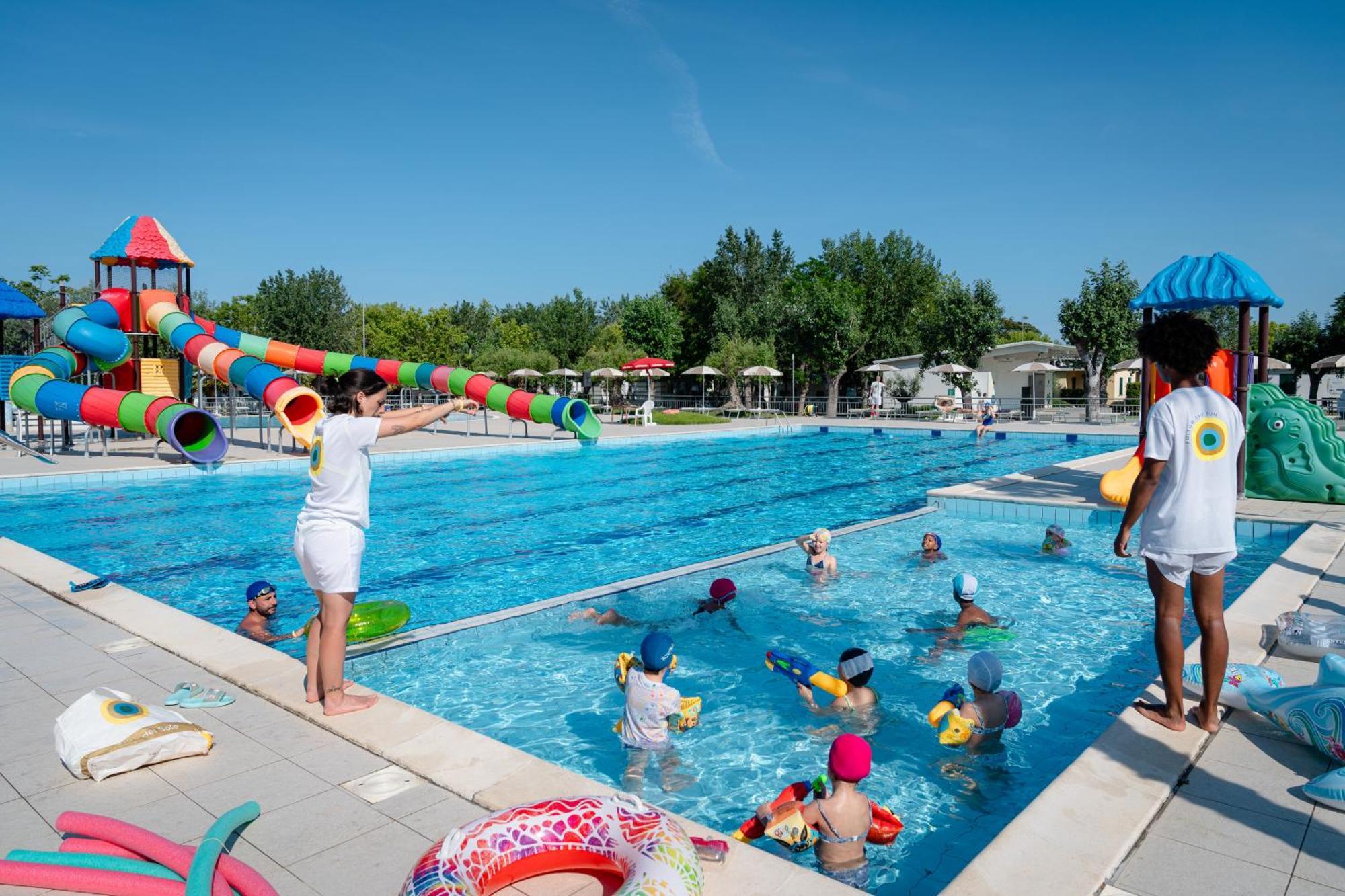 מלון ג'וליאנובה Club Del Sole Stork Family Collection מראה חיצוני תמונה