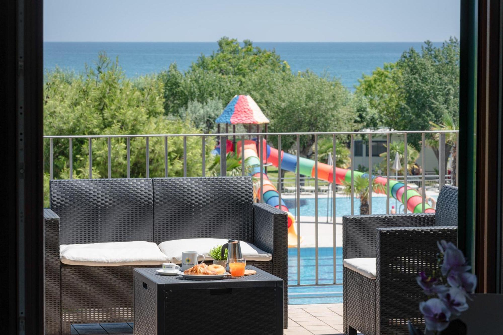 מלון ג'וליאנובה Club Del Sole Stork Family Collection מראה חיצוני תמונה